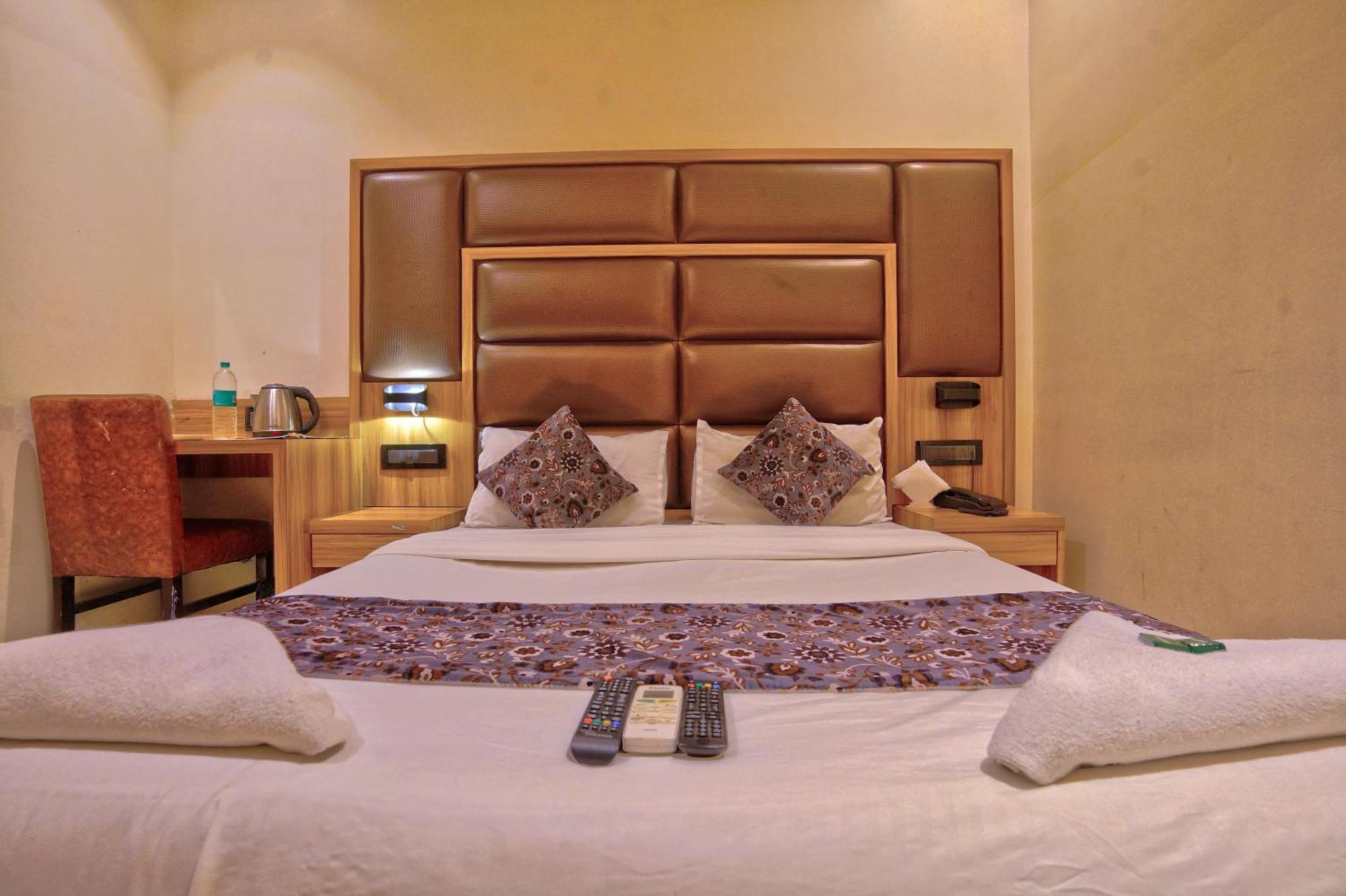 Meriton Buisness Hotel Mumbai International Airport T-2 — Photos 2