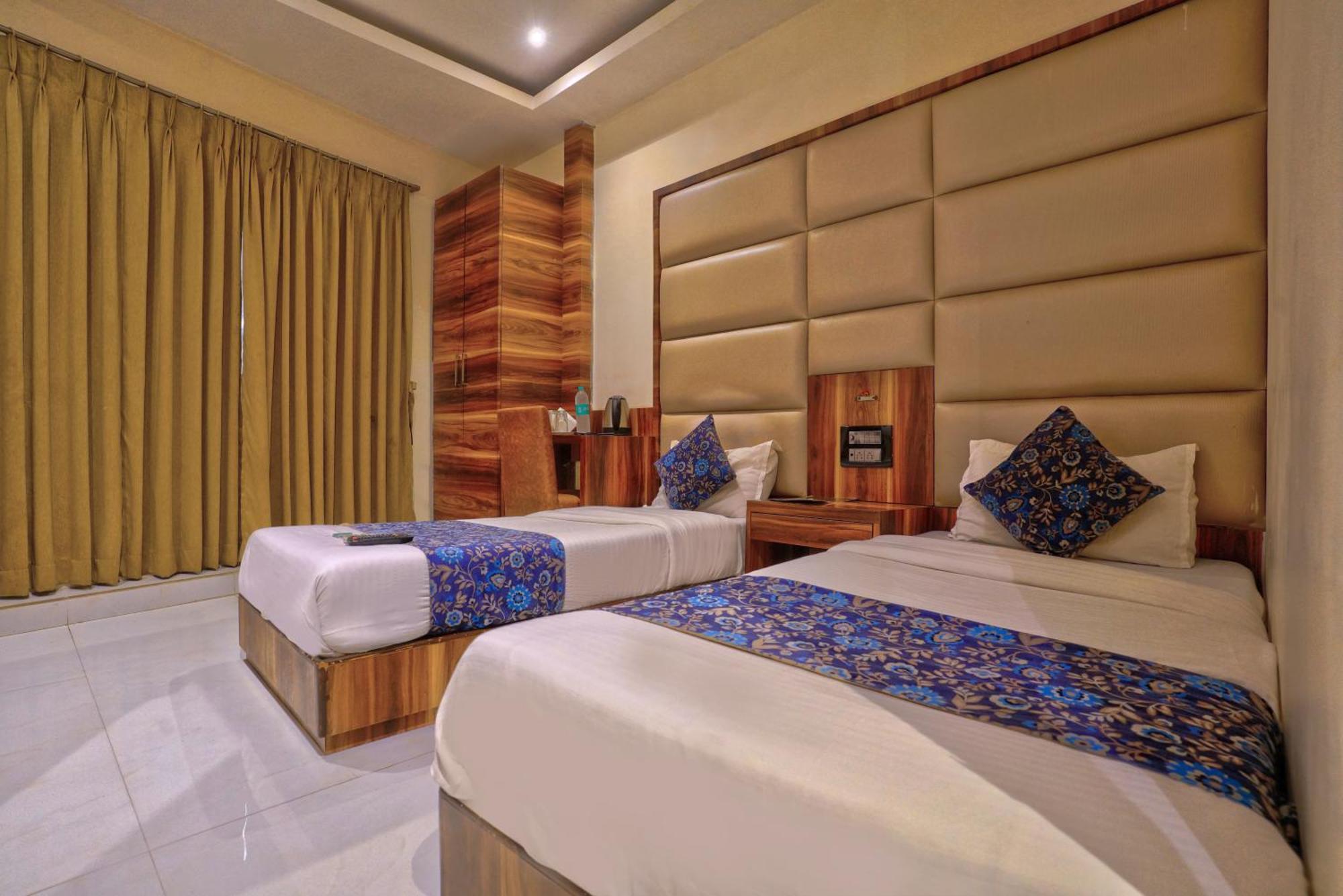 Meriton Buisness Hotel Mumbai International Airport T-2 — Photos 1
